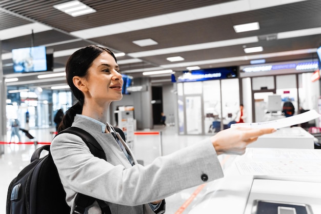 Процесс регистрации пассажира на рейс в аэропорту